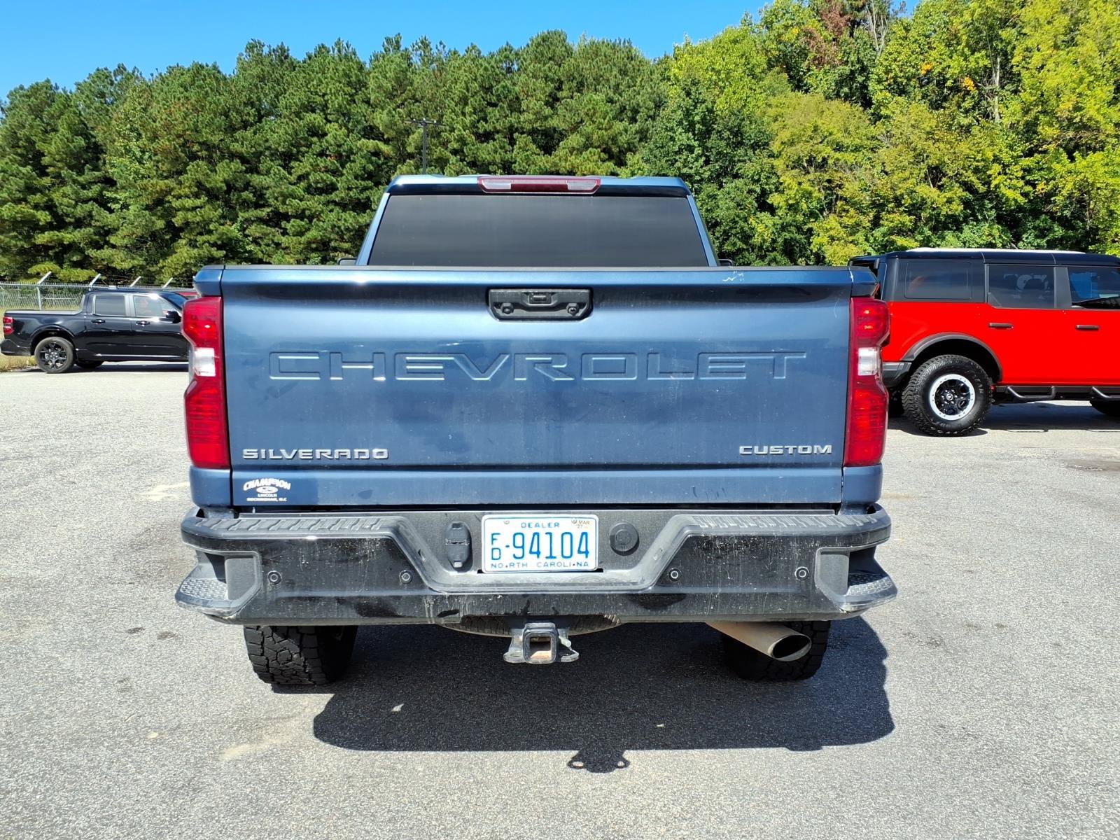 Used 2025 Chevrolet Silverado 2500 Custom w/ Custom Value Package AWD/4WD image 5