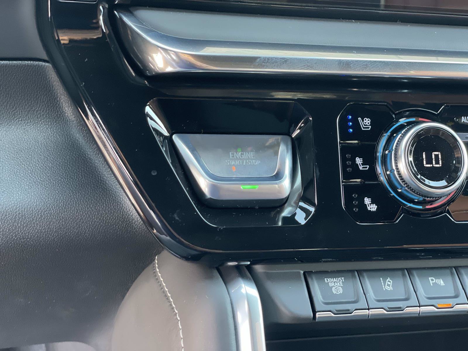 New 2026 GMC Sierra 2500 Denali Ultimate AWD/4WD image 17