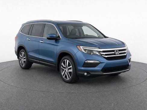 Used 2017 Honda Pilot Touring image 3