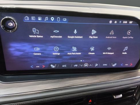 Used 2025 Chevrolet Suburban Z71 image 25