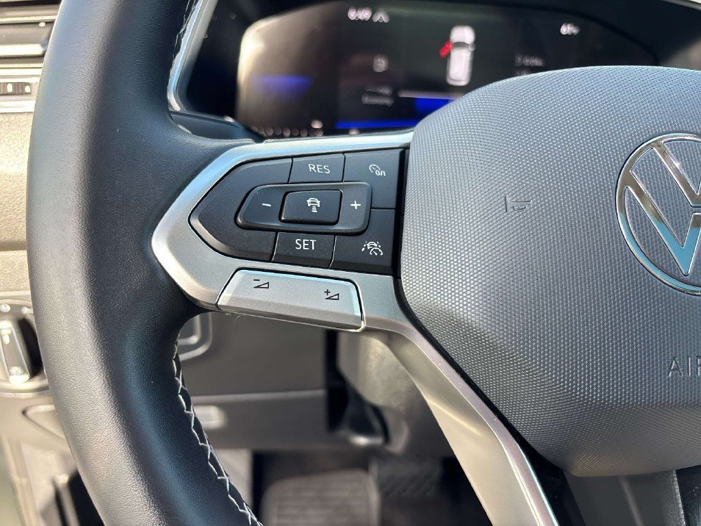Used 2023 Volkswagen Tiguan SE AWD/4WD image 20