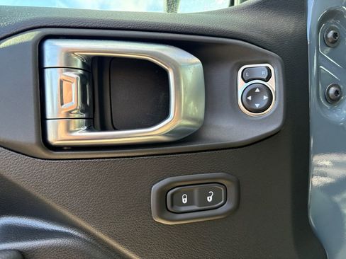 New 2026 Jeep Wrangler Unlimited Rubicon image 11