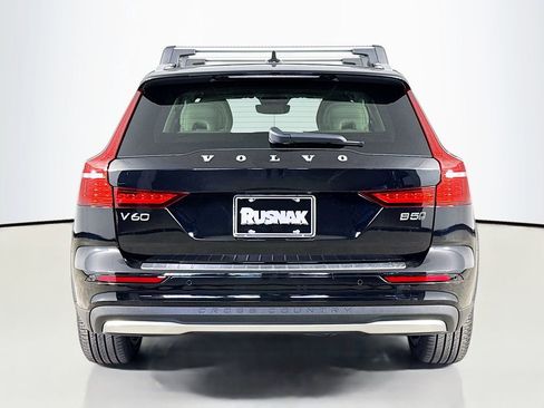 Certified 2026 Volvo V60 B5 Cross Country Plus w/ Climate Package image 6