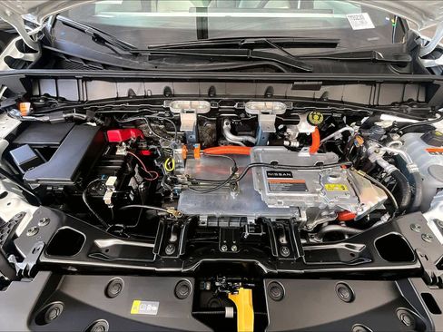 New 2026 Nissan Leaf Platinum+ w/ Cargo Package (Platinum+) image 16