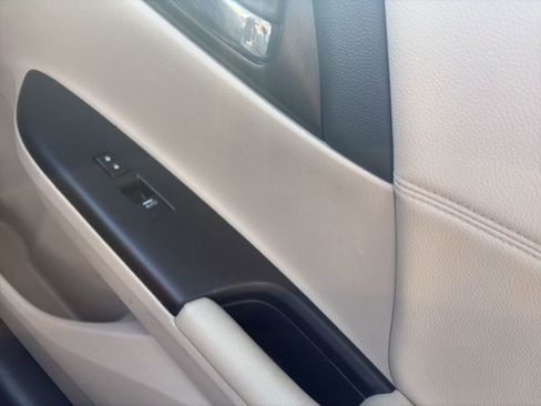 Used 2015 Honda Accord EX-L image 19