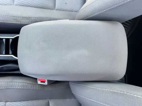 Used 2016 Toyota Corolla LE FWD image 29