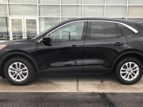 Certified 2021 Ford Escape SE image 4