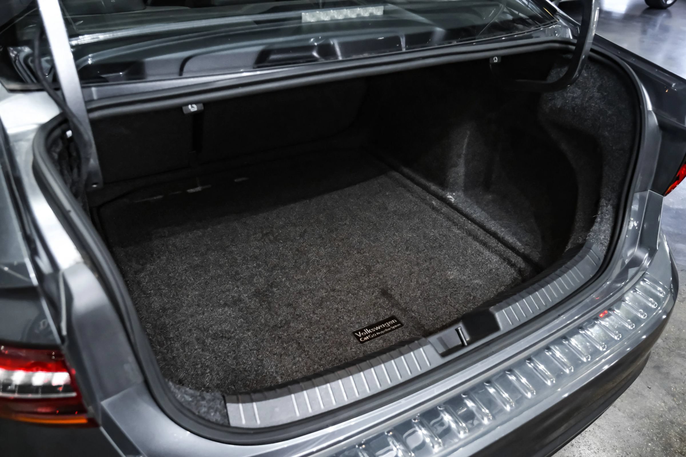 Used 2019 Volkswagen Jetta R-Line FWD image 48