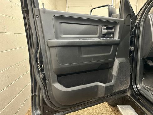 Used 2017 RAM 1500 Express AWD/4WD image 13