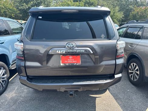 Used 2018 Toyota 4Runner SR5 AWD/4WD image 7