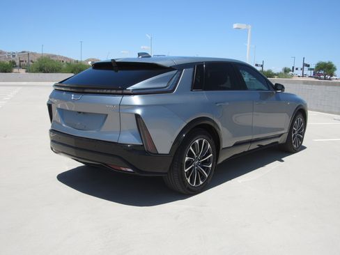 Used 2024 Cadillac Lyriq Sport RWD image 5