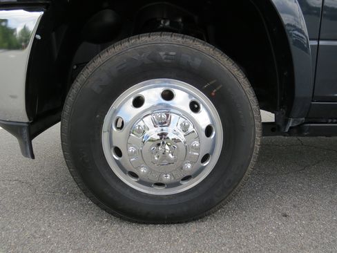 New 2025 RAM 3500 Limited image 14