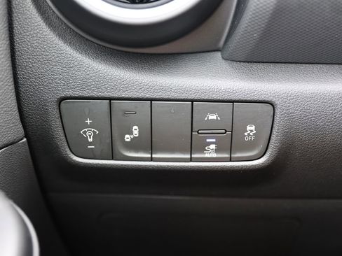 Certified 2021 Hyundai Kona Limited FWD image 33