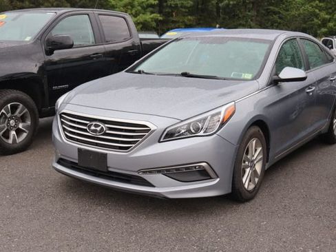Used 2015 Hyundai Sonata SE w/ Option Group 09 FWD image 1