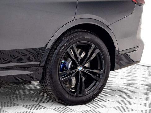 Used 2024 BMW X7 M60i w/ Executive Package image 34