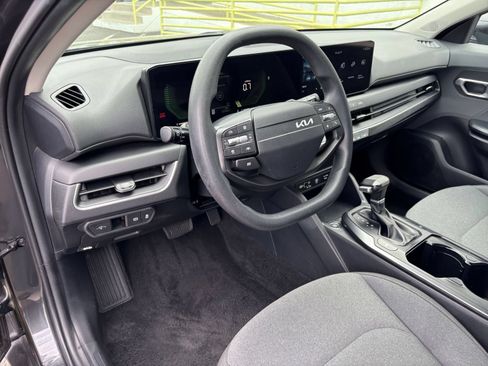 Used 2025 Kia K4 FWD image 33