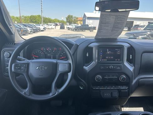 Used 2022 Chevrolet Silverado 1500 Custom Trail Boss w/ LPO, Dark Essentials Package image 11