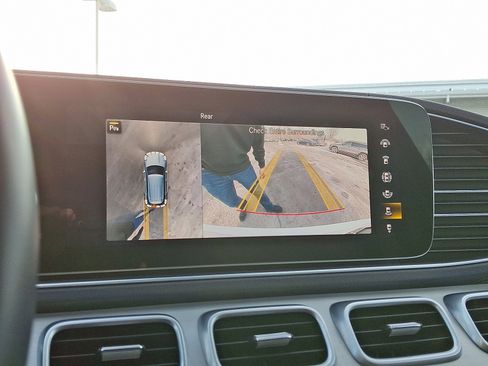 Certified 2022 Mercedes-Benz GLE 580 4MATIC w/ Night Package image 20