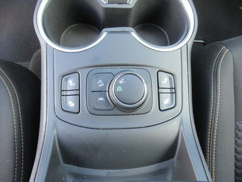 Used 2020 GMC Terrain SLE w/ Driver Convenience Package image 30