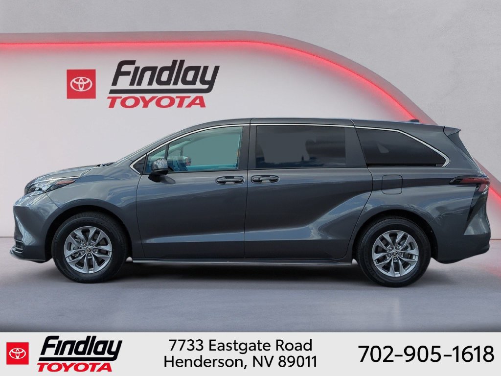 Certified 2025 Toyota Sienna LE AWD/4WD image 4