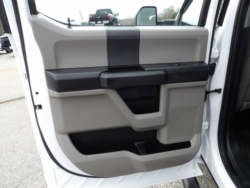 Used 2022 Ford F550 4x4 Crew Cab Super Duty w/ Power Equipment Group image 30