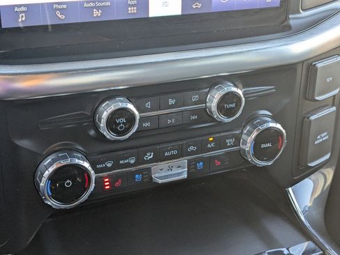 Used 2022 Ford F150 Lariat image 25