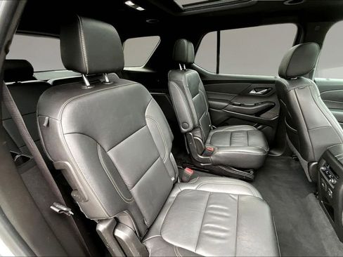 Used 2022 Chevrolet Traverse LT w/ LT Premium Package AWD/4WD image 22