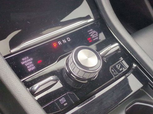 Used 2023 Jeep Grand Cherokee Overland w/ Adv Protech Group III image 17