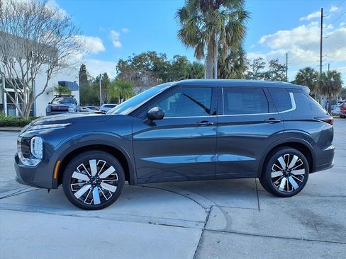 Used 2026 Mitsubishi Outlander SEL FWD image 2