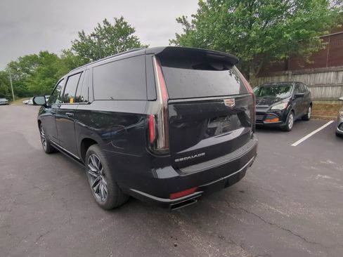 Used 2023 Cadillac Escalade ESV Sport Platinum AWD/4WD image 5