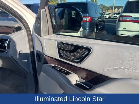 Used 2019 Lincoln Navigator Reserve image 23