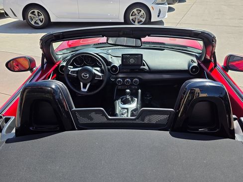 Used 2016 MAZDA MX-5 Miata Grand Touring RWD image 18