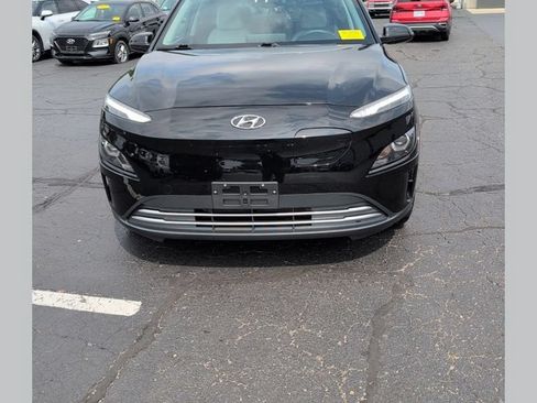 Used 2023 Hyundai Kona SE FWD image 1