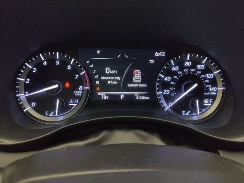 Used 2020 Toyota Highlander XLE AWD/4WD image 23