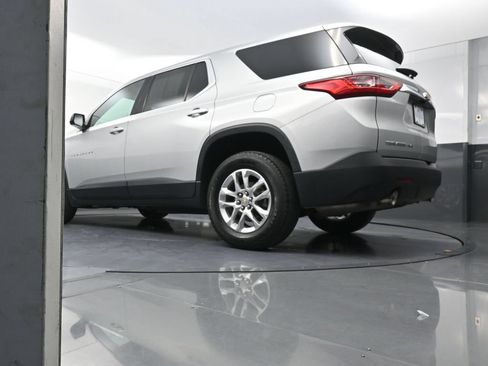 Used 2020 Chevrolet Traverse LS AWD/4WD image 25