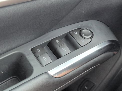 New 2026 Chevrolet Traverse LT w/ Sun and Wheel Package FWD image 13