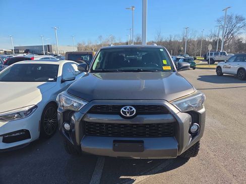 Used 2018 Toyota 4Runner SR5 image 10