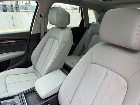 Used 2018 Audi Q5 2.0T Premium Plus w/ Premium Plus Package AWD/4WD image 14