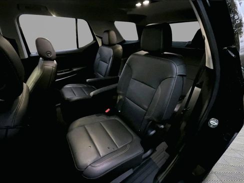 Used 2021 Chevrolet Traverse LT image 15