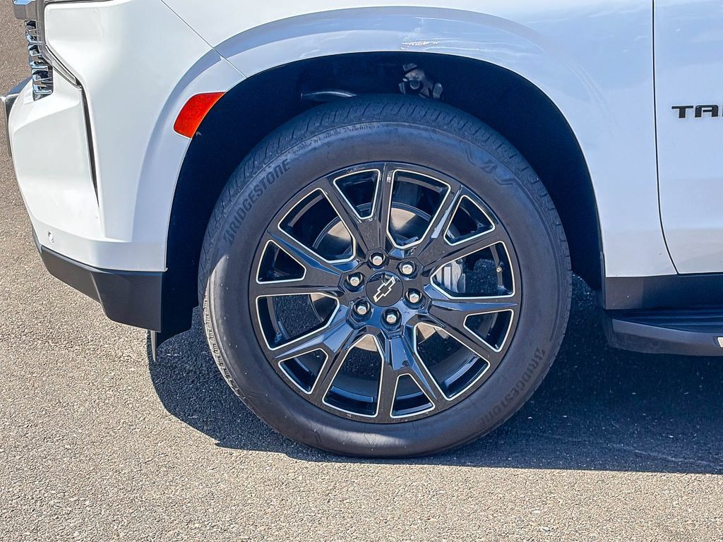 Used 2024 Chevrolet Tahoe Premier AWD/4WD image 7