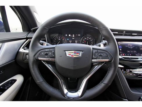 New 2025 Cadillac XT6 Sport w/ Technology Package image 15