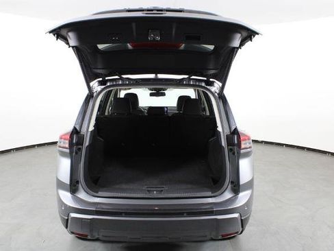 Certified 2026 Nissan Rogue SL FWD image 17