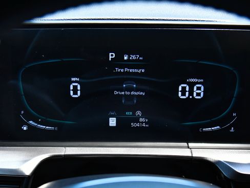 Used 2025 Kia Telluride LX FWD image 30