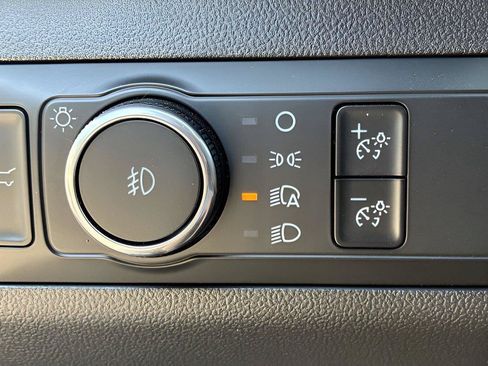 Used 2025 Ford Escape Platinum AWD/4WD image 20