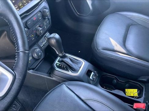 Used 2023 Jeep Renegade Limited AWD/4WD image 14