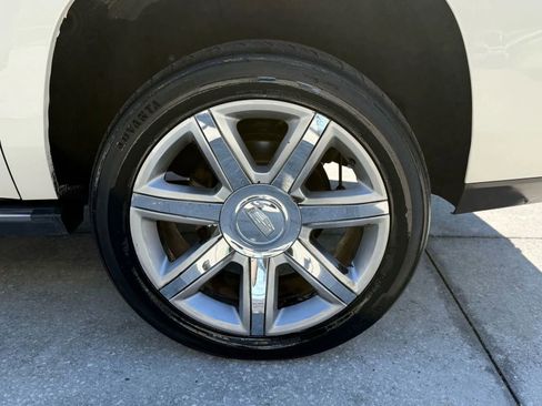 Used 2015 Cadillac Escalade ESV Premium image 8