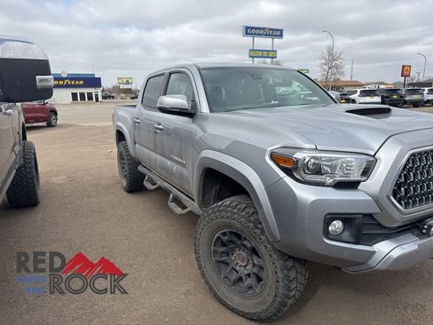Used 2019 Toyota Tacoma TRD Sport w/ TRD Premium Sport Package image 7