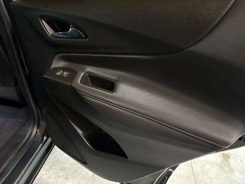 Used 2022 Chevrolet Equinox RS image 24