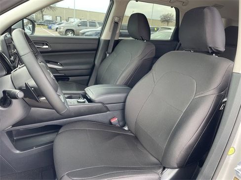 Used 2023 Nissan Pathfinder SL w/ Lighting Package (N92) image 25