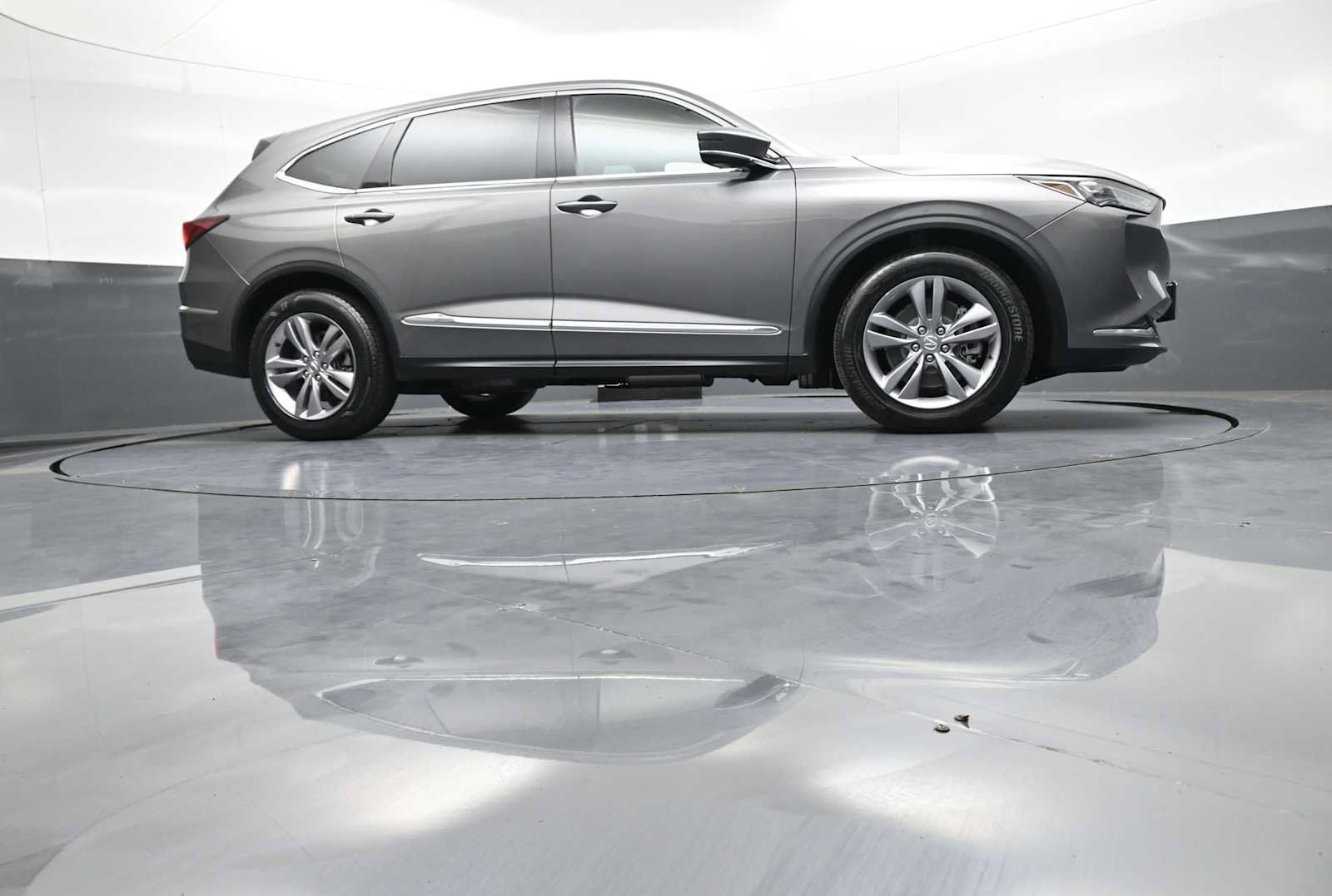 Used 2024 Acura MDX SH-AWD image 32
